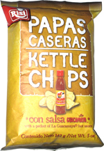Papas Caseras Kettle Chips con Salsa La Guacamaya