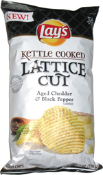 Lay's Kettle Cooked Lattice Cut Aged Cheddar & Black Pepper